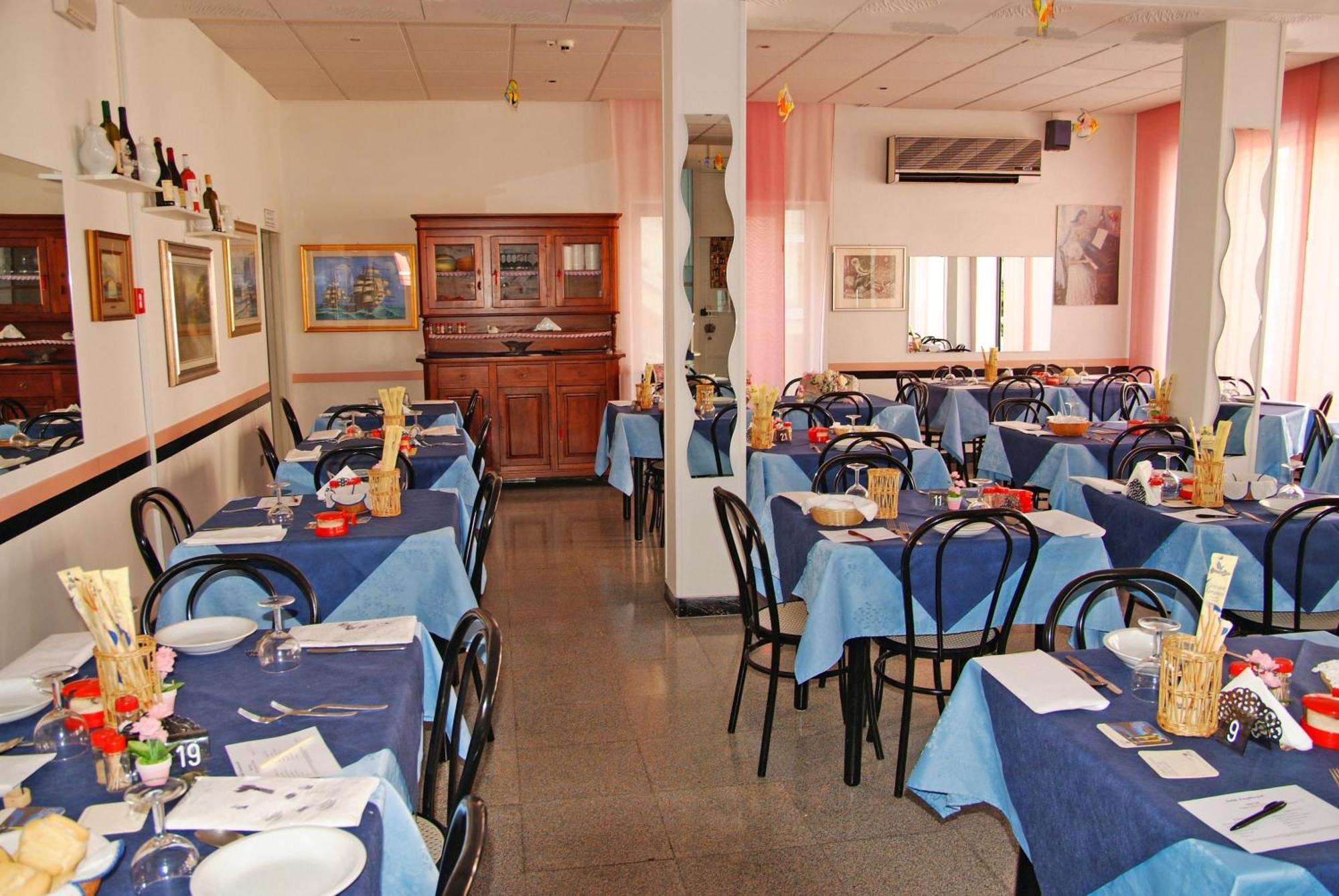 Hotel Acquazzurra ริมินี ภายนอก รูปภาพ
